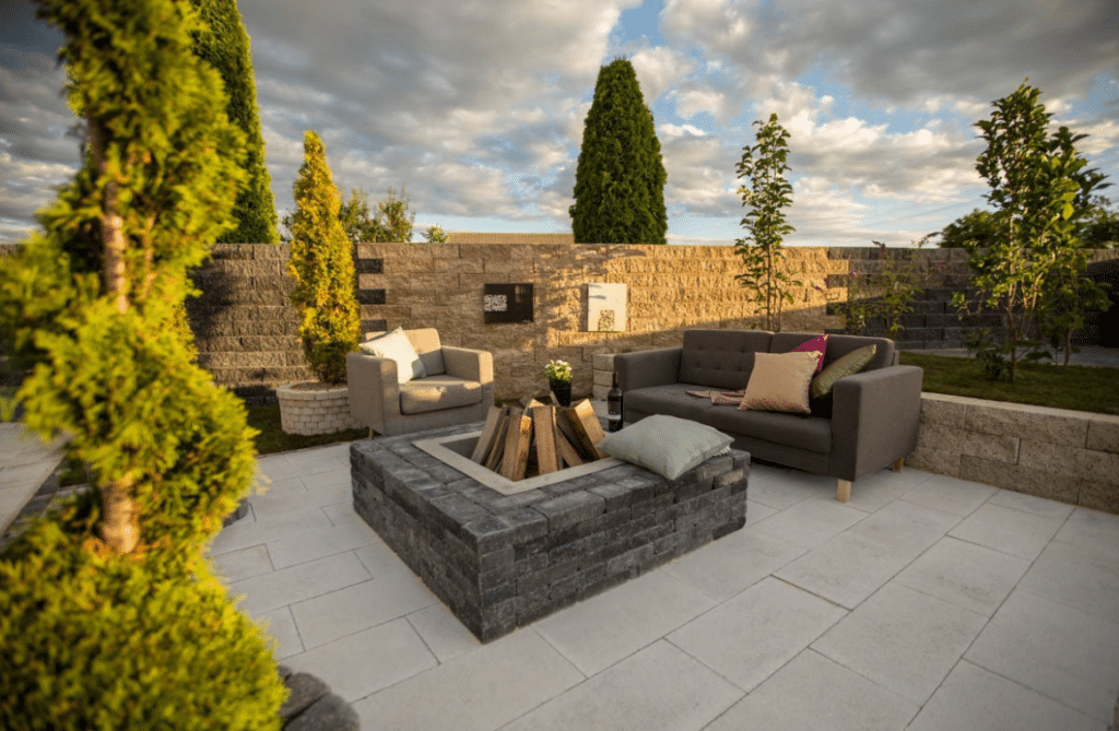 Pavajele - Jardiniere - Focar Quadra - Antracit - Setting